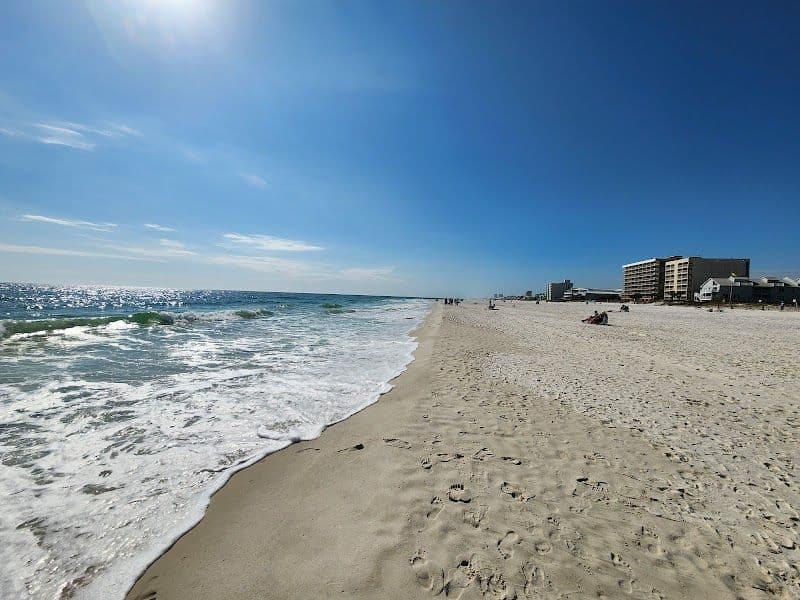 Parking near Gulf Shores 11th st public beach access
