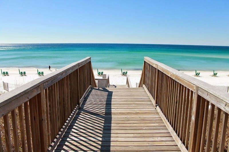 Parking near Wyndham Garden Fort Walton Beach - Destin Hotel, FL