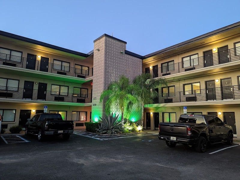 Parking near Sole inn